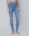 Jeans model skinny front