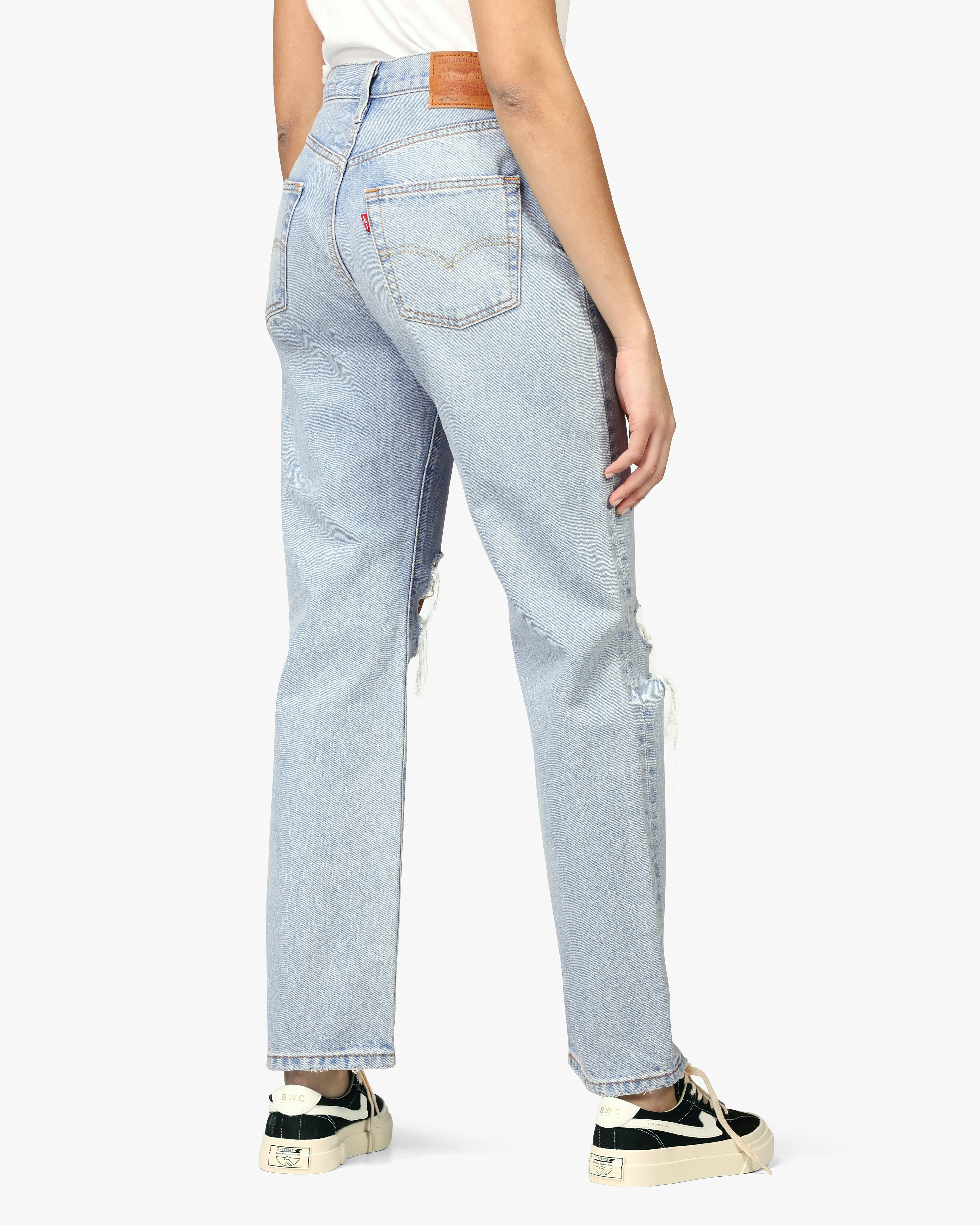 Levi's 501® 90's Light Blue Ripped Jeans | Women | at Carlings.com