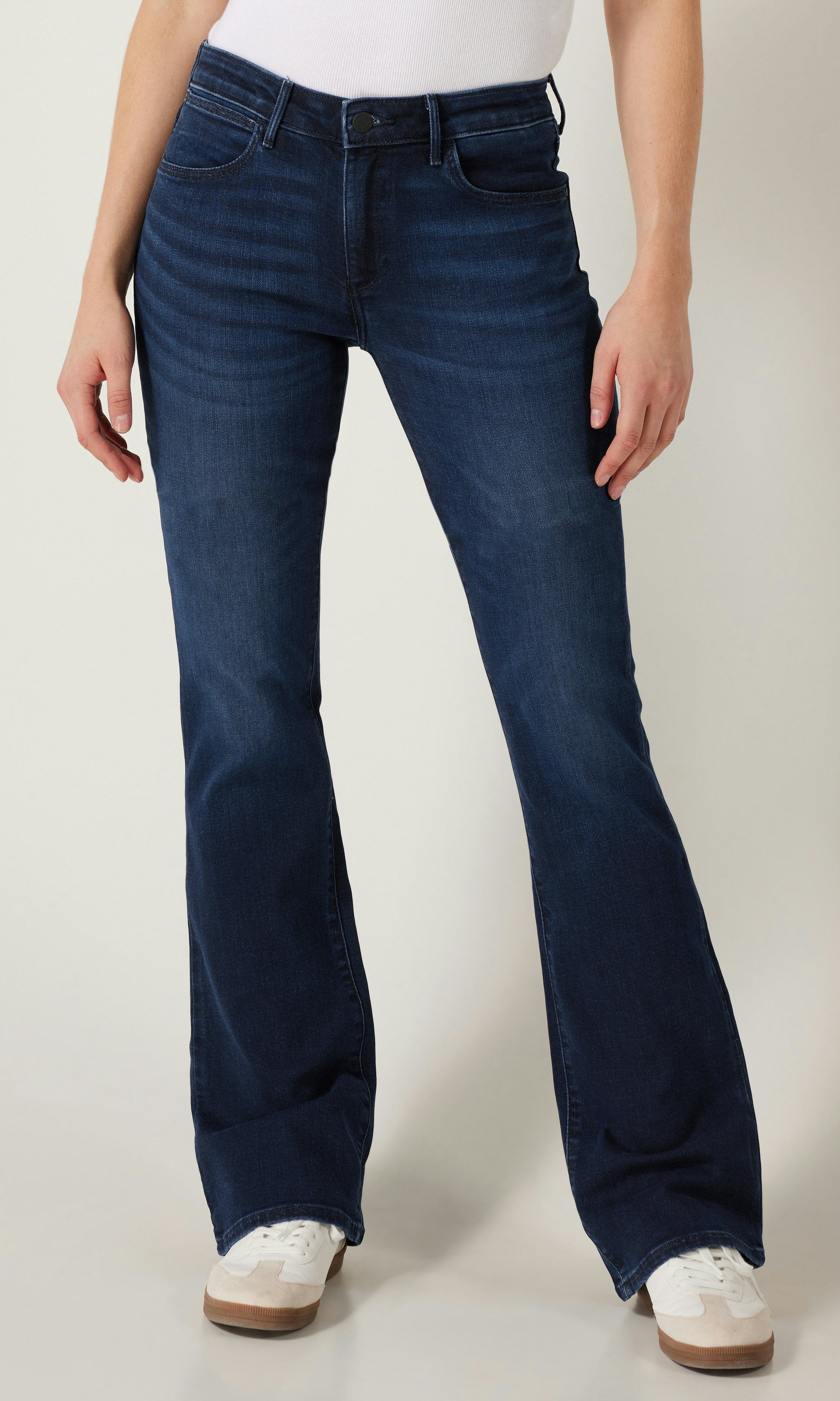 Wrangler Bootcut Mörk Blå Jeans Mörkblå | Dam | Carlings Wrangler Bootcut Mörk Blå Jeans Mörkblå | Dam | Carlings
