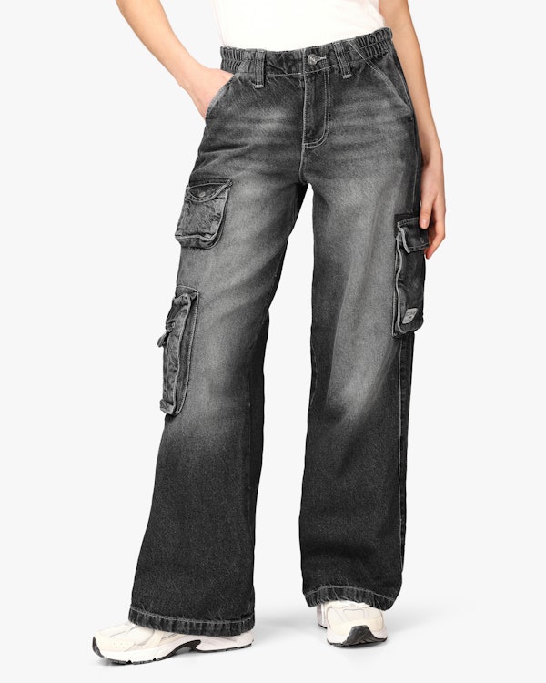 BDG Urban Outfitters Y2K Low Rise Svart Cargo Jeans | Dam | Carlings