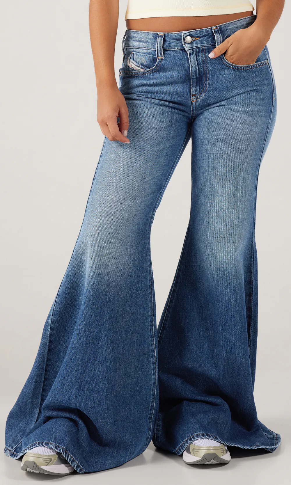 Diesel 1970 D-Bleess Medium Blå Jeans | Dame | Bukser - Jeans Carlings